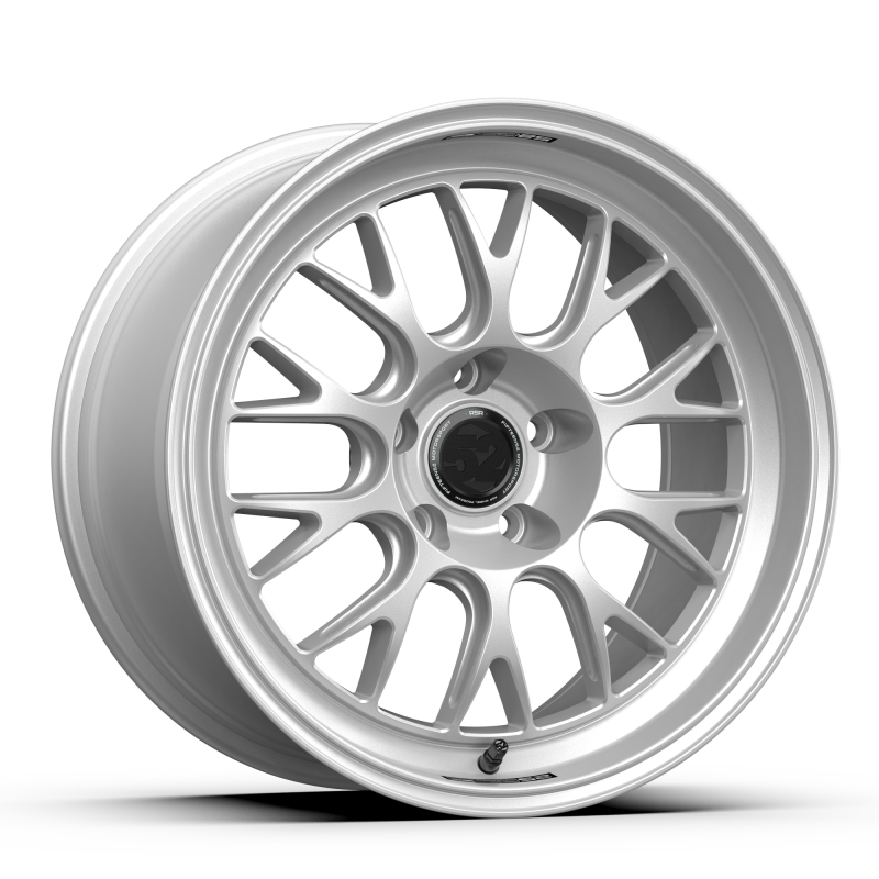 fifteen52 Holeshot RSR 19x9.5 5x120 22mm ET 72.56mm Center Bore Radiant Silver