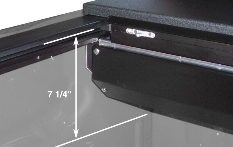 
                      
                        Roll-N-Lock 17-19 Ford F-250/F-350 Super Duty SB 80-9/16in M-Series Retractable Tonneau Cover
                      
                    