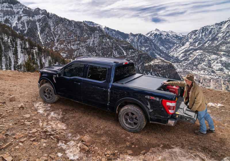 
                      
                        Roll-N-Lock 17-19 Ford F-250/F-350 Super Duty SB 80-3/8in A-Series Retractable Tonneau Cover
                      
                    