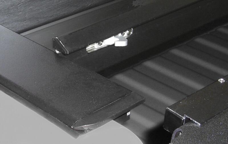 
                      
                        Roll-N-Lock 17-18 Ford F-250/F-350 Super Duty LB 96-1/2in M-Series Retractable Tonneau Cover
                      
                    