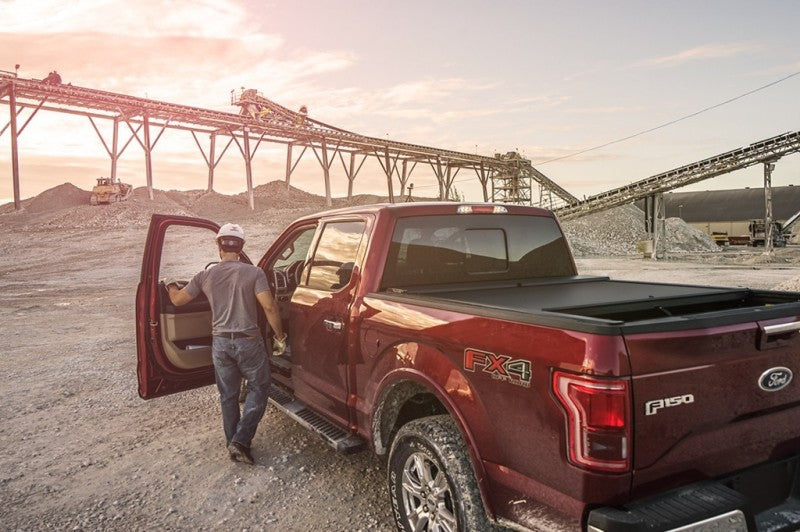 
                      
                        Roll-N-Lock 17-19 Ford F-250/F-350 Super Duty SB 80-3/8in A-Series Retractable Tonneau Cover
                      
                    